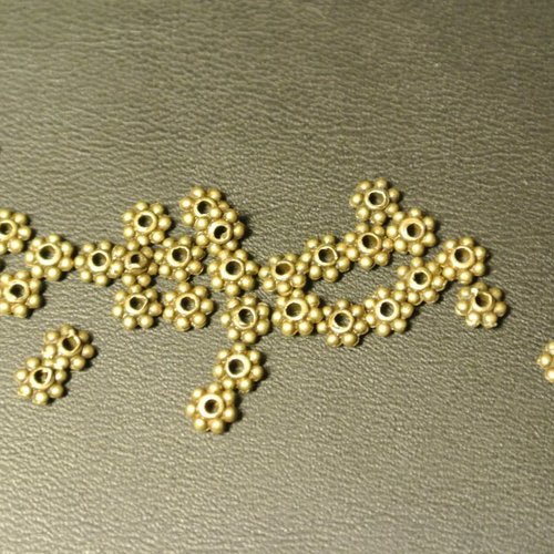 100 petites perles intercalaires, diamètre 4 mm, en forme de fleurs, métal couleur bronze
