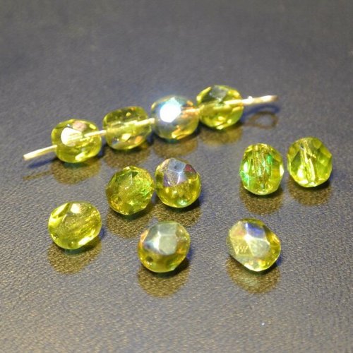 20 perles verre de bohême facettées ovales vert olive irisé, 6 mm