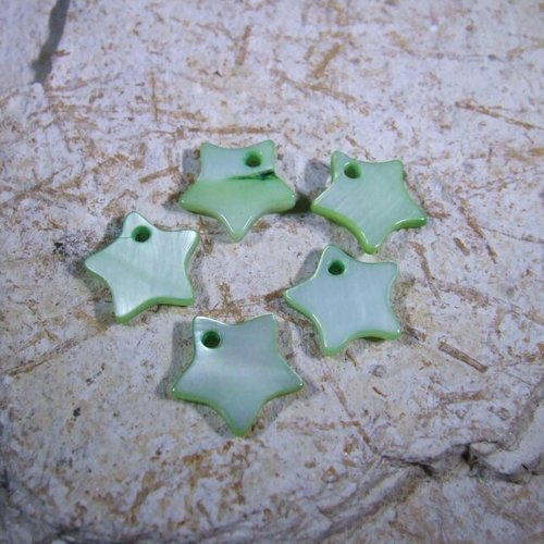Lot de 5 pendants ou breloques en nacre teintée vert en forme d'étoile, 12 x 12 mm, épaisseur : 1,7 mm