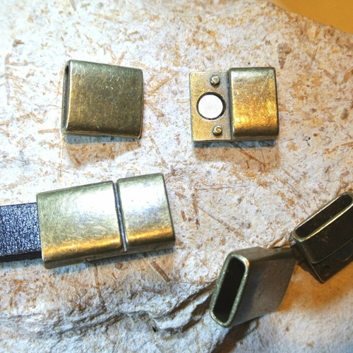 Fermoir magnétique rectangle 25 x 14 mm, trou 12 x 3,5 mm, métal couleur bronze