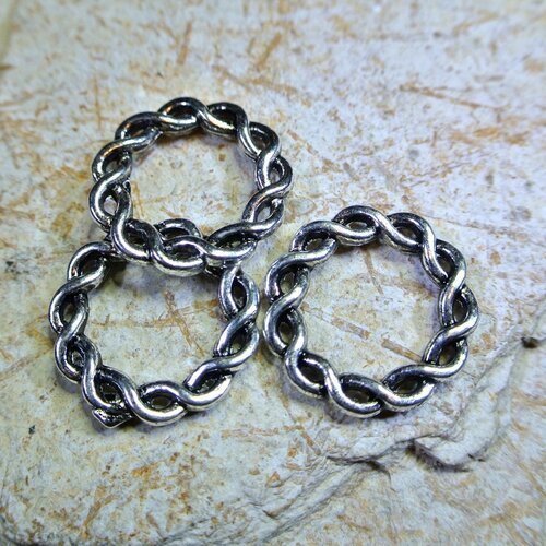 Lot de 10 anneaux fermés motif deux fils torsadés, 21 x 3 mm, épaisseur 3 mm, métal couleur argent vieilli 