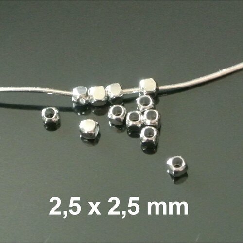 50 très petites perles argentées, cubes aux angles adoucis métal ton argent, 2,5 x 2,5 mm, trou 1,3 mm
