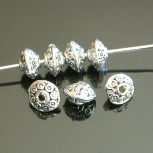 20 perles intercalaires en métal argenté vieilli, forme soucoupe, motifs géométriques, 6 x 4 mm, trou : 1 mm environ