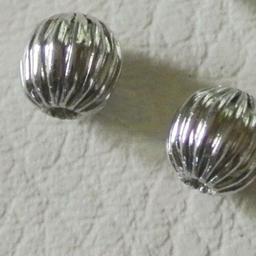 Lot de 20 petites perles rondes nervurées longitudinalement, 5 mm de diamètre, trou : 1 mm 