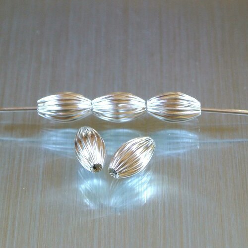 Lot de 20 perles intercalaires forme olive et striées, 10 x 6 mm, cuivre couleur argent clair, trou : 1,2 mm 