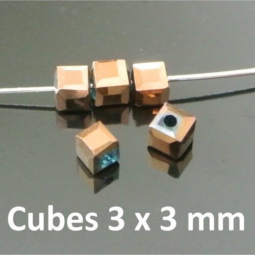 Lot de 20 petites perles forme cubiques cubes, 3 x 3 mm, angles coupés, en verre à facettes couleur cuivre copper irisé