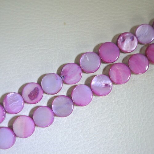 Lot de 20 perles rondes forme palet 10 mm en nacre teintée couleur rose-mauve, épaisseur 3 mm, trou 1 mm
