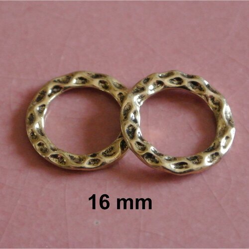 Lot de 4 anneaux métal doré vieilli effet martelé, 16 mm, anneaux soudés, trou 11,3 mm, épaisseur 1-1,5 mm