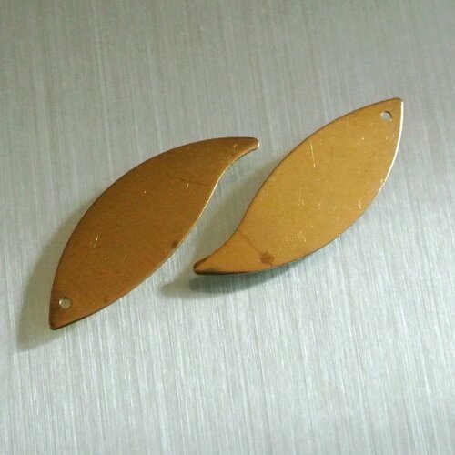 5 breloques dorées forme feuille, 34 x 11 mm, trou 1,1 mm, épaisseur 1 mm