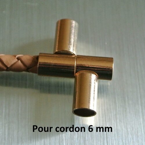 Un fermoir magnétique doré pour cordon 6 mm, colonne cylindre 22 x 7 mm, aimant assez puissant