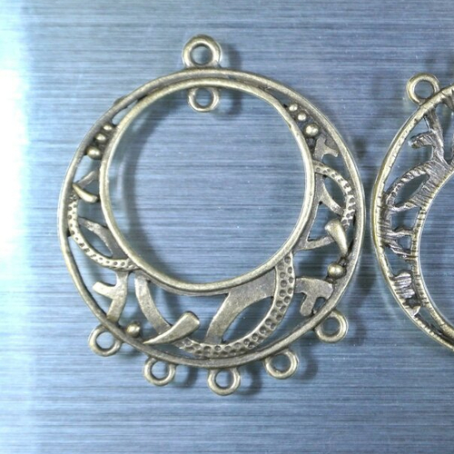 Deux connecteurs boucles d'oreilles de style créole évidés à motifs, légèrement bombés, en métal couleur bronze,  5 trous