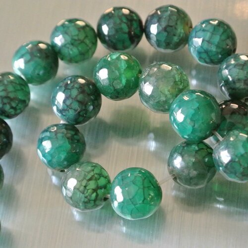 Paire de perles agate veine de dragon vert à inclusions noires, rondes à facettes 12 mm