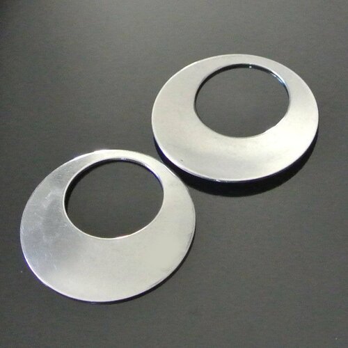 2 anneaux style créoles en acier couleur platine, diamètre 30 mm et trou déporté 17 mm