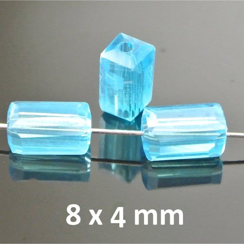 10 petites perles forme bâtonnets rectangulaires, 8 x 4 mm, angles coupés, en verre à facettes bleu lac irisé
