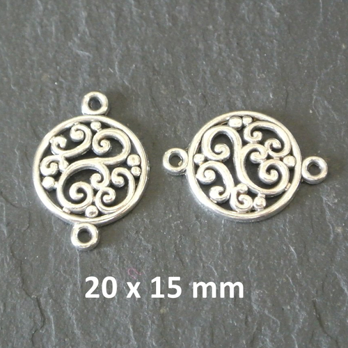 10 connecteurs métal argent vieilli forme bouclier ajouré d'arabesques, 20 x 15 mm