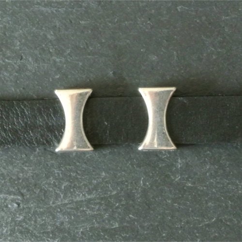 4 perles passantes cintrées 14 x 9 mm, trou rectangulaire 10,5 x 2,5 mm