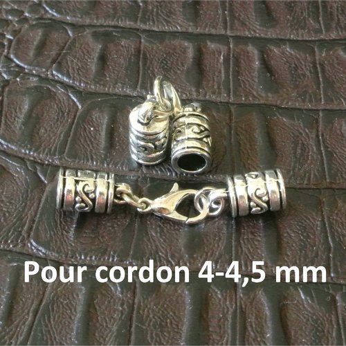 Un set 2 embouts arabesques et fermoir mousqueton métal ton argent platine, trou rond 4,8 mm pour cordon 4-4,5 mm à coller
