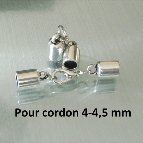 Un set composé de 2 embouts lisses et fermoir mousqueton métal ton argent platine, trou rond 4,8 mm pour cordon 4-4,5 mm à coller