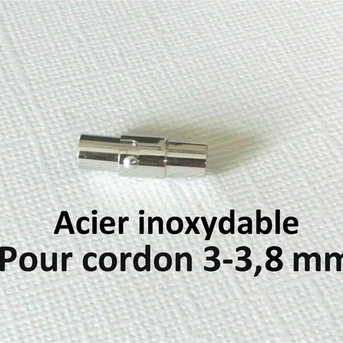 Un fermoir magnétique à baïonnette en acier inoxydable, trou 4 mm pour cordon diamètre jusqu’à 3,8 mm