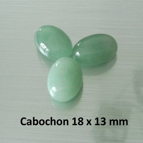 2 cabochons ovales 18 x 13 x 5 mm, pierre fine bombée vert clair en aventurine, base plate