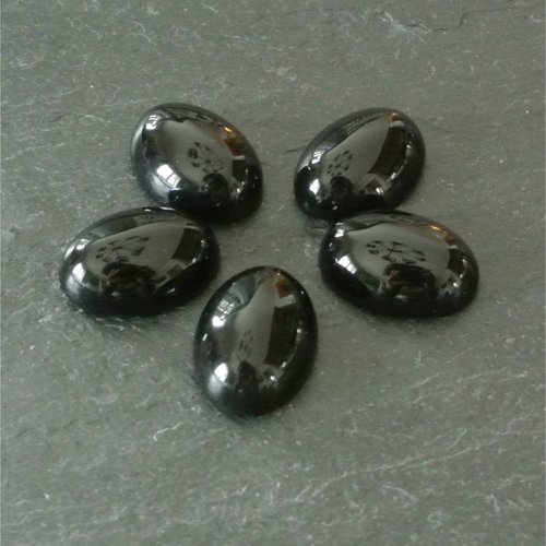 2 cabochons ovales 18 x 13 x 5 mm, pierre fine bombée agate onyx noire, base plate
