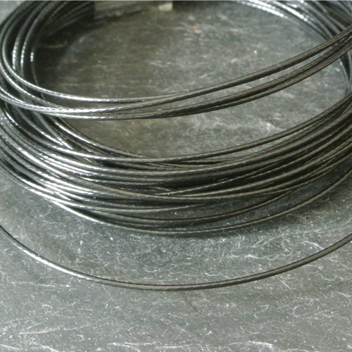 2,5 m de fil câblé 1 mm acier enduit noir