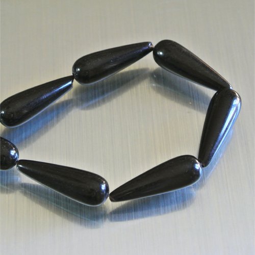 Paire de longues perles en agate noire en forme de goutte ou larme lisse, 30 x 10 mm, trou longitudinal 1,5 mm environ