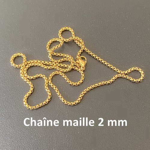 Une chaîne dorée en acier 50 cm, maille jaseron ou vénitienne arrondie, maillon carré de 2 mm, fermoir mousqueton 10 x 7 mm