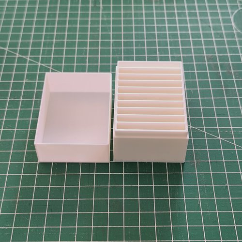Rangement avec couvercle pour boite ou étui d’aiguille (large)