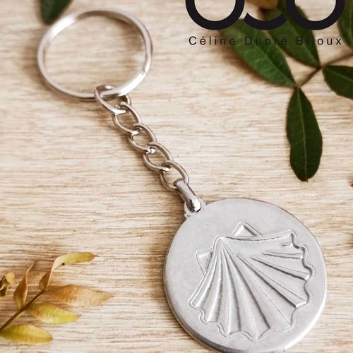 Porte clés saint jacques de compostelle en étain brut