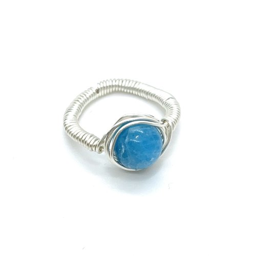 Bague faite main en apatite bleue