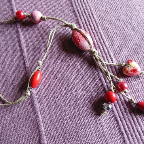 Collier ficelle rouge