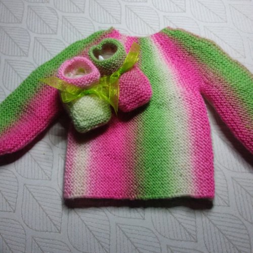 Brassiére et chaussons layette naissance