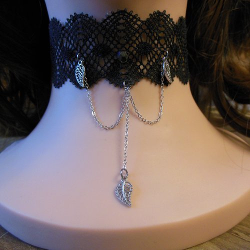 Collier dentelle aux fuseaux