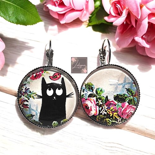 Boucles d'oreilles cabochon dépareillées "le chat et l'oiseau"