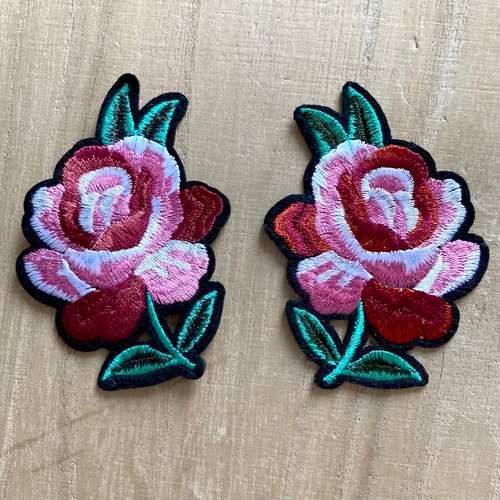 Écusson patch - fleur ton rose symétrique ** 7 x 8 cm ** applique brodée thermocollante - c172