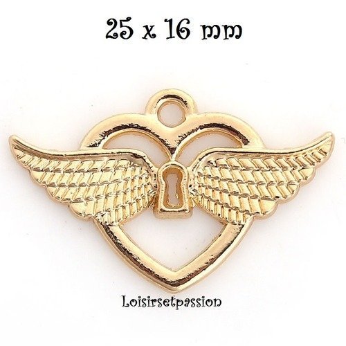 Breloque / charm, coeur ailes d'ange ciselées, métal doré, 25 x 16 mm, vendu à l'unité - 126