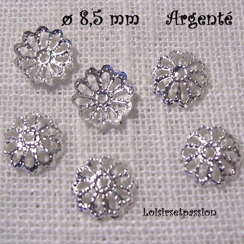 Lot de 50 coupelles / calotte, fleur filigrane, métal argenté, 8,5 mm, convient pour perles 12 à 18 mm - c06