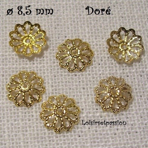 Lot de 50 coupelles / calotte, fleur filigrane, métal doré, 8,5 mm, convient pour perles 12 à 18 mm - c06