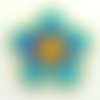Écusson patch thermocollant - fleur 5 pétales, pistil doré, bleu turquoise ** 5 x 5 cm ** applique à repasser
