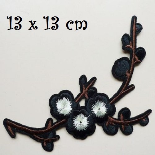 Écusson patch - branche fleur de cerisier / noir ** 13 x 13 cm ** applique brodée thermocollante