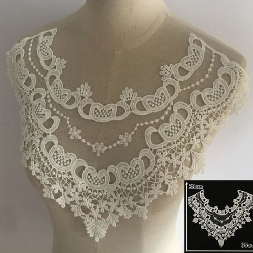 Col dentelle, plastron fleur brodée et voile / blanc ** 38 x 29 cm ** applique à coudre - cd194