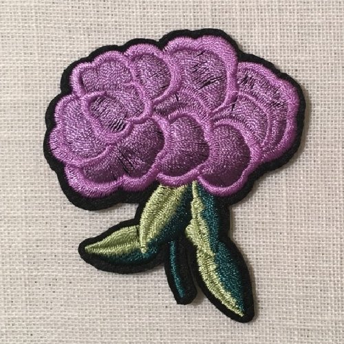 Écusson patch - fleur hortensia parme ** 6 x 7 cm ** applique brodée thermocollant - à repasser - c105