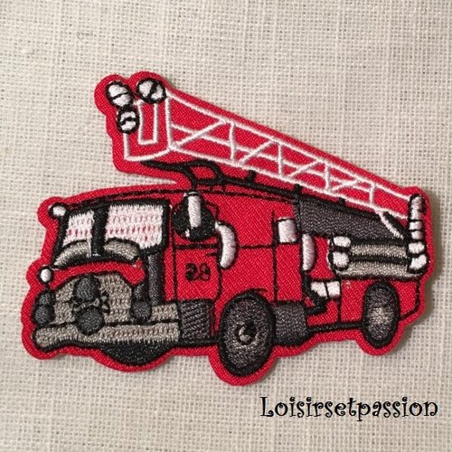 Écusson patch - camion pompier, grande échelle ** 7,5 x 6 cm ** applique brodée thermocollante