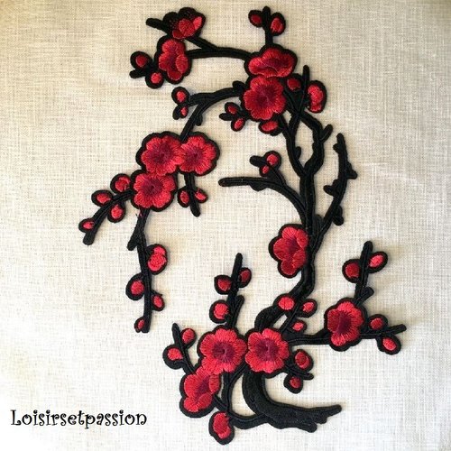 Grand écusson patch, branche fleurs de cerisier prunier / rouge ** 20 x 28 cm ** applique brodée thermocollant - c5644