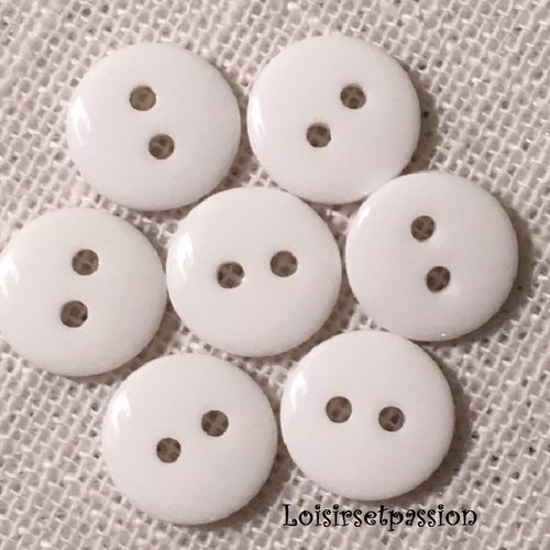Lot de 8 petits boutons / blanc ** 10 mm ** bouton rond en résine - layette couture poupée bébé scrapbooking - br10mm