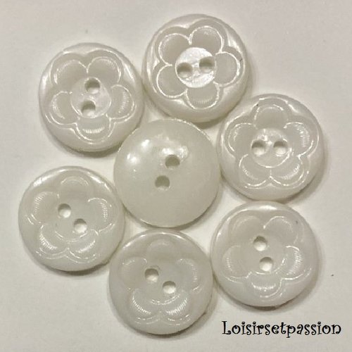 Lot de 6 boutons rond plat 2 trous, fleur / blanc ** 13 mm ** couture, layette, scrapbooking, carterie - b38