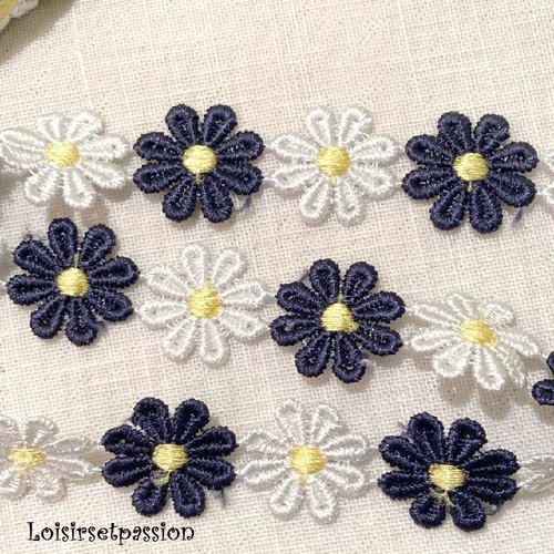 Galon dentelle,  applique fleur marguerite / bleu marine blanc ** 25 mm ** à coudre - vendu par lot de 20 fleurs (environ 50 cm) - ad15