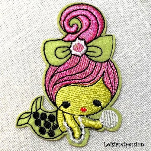 Écusson patch thermocollant - fillette princesse sirène / vert rose ** 6 x 8,5 cm ** applique brodée à repasser