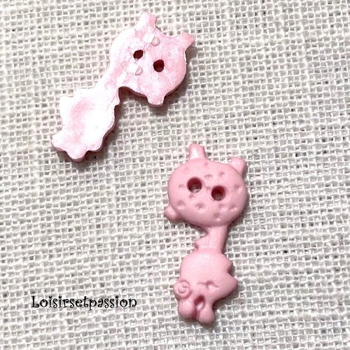Bouton 2 trous en plastique - girafe rose ** 10 x 21 mm ** vendu à l'unité - couture layette bébé scrapbooking - b40